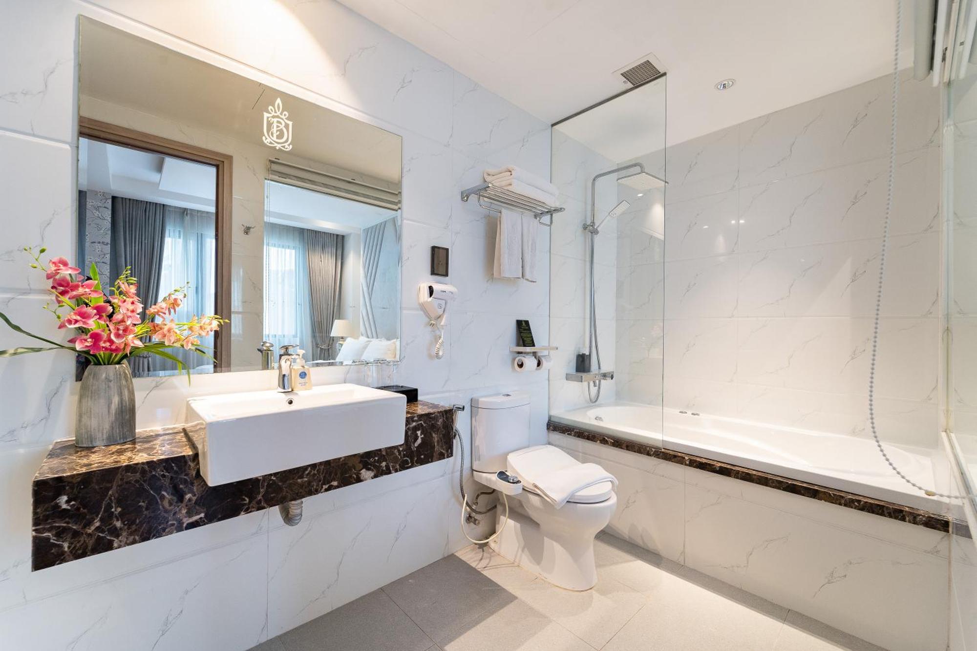 Nicecy Hotel Suites & Spa Ho Chi Minh City Exterior photo